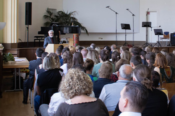 Wissenschaftsminister Prof. Dr. Armin Willingmann hat für 100 Lehrkräfte im Vorbereitungsdienst am Staatlichen Seminar für Lehrämter in Magdeburg eine Festrede anlässlich der Zeugnisübergabe gehalten.