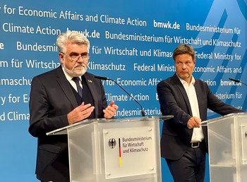Prof. Dr. Armin Willingmann und Dr. Robert Habeck beim Politiktalk