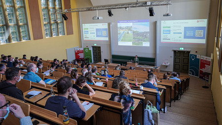 Vortragsreihe in einem Hörsaal der Hochschule Anhalt
