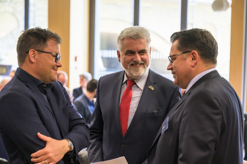 Minister Willingmann am Rande der Veranstaltung im Gespräch